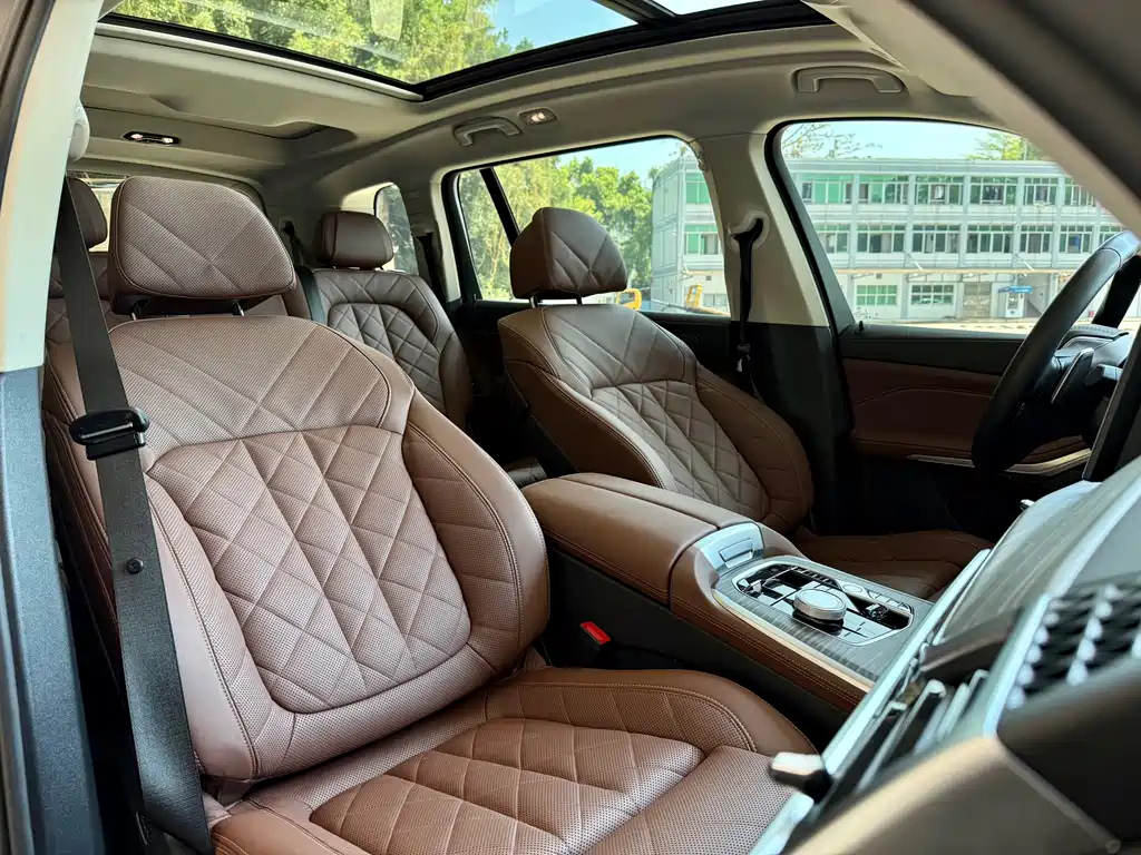 BMW X7 2023 xDrive40i Leading Luxury Package
