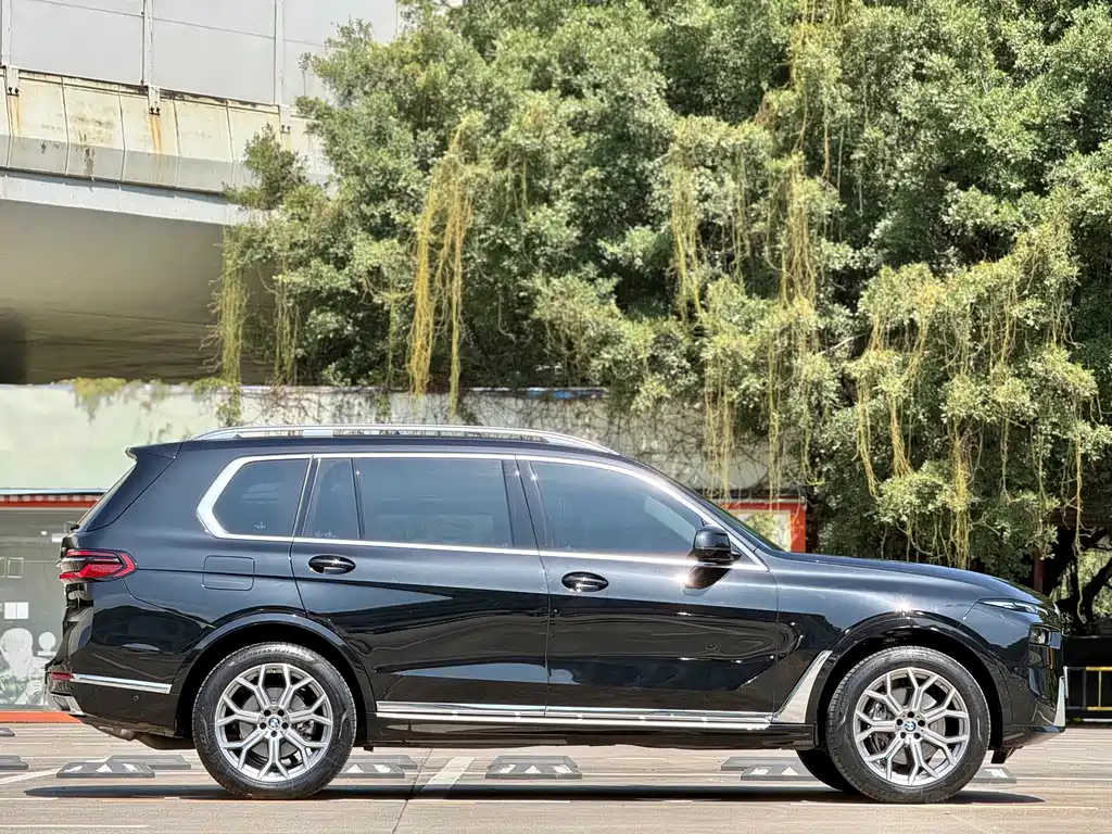 BMW X7 2023 xDrive40i Leading Luxury Package
