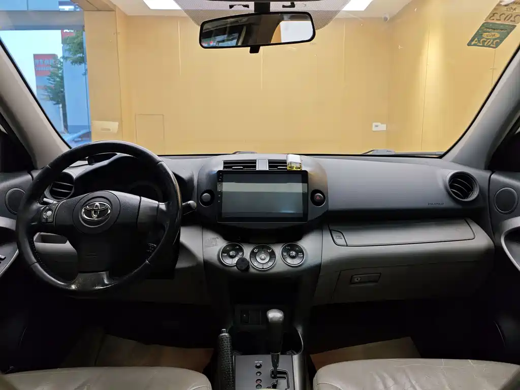 RAV4 2009 Luxury Automatic Edition