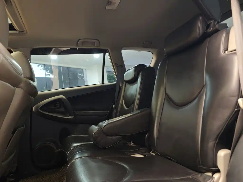 RAV4 2009 Luxury Automatic Edition
