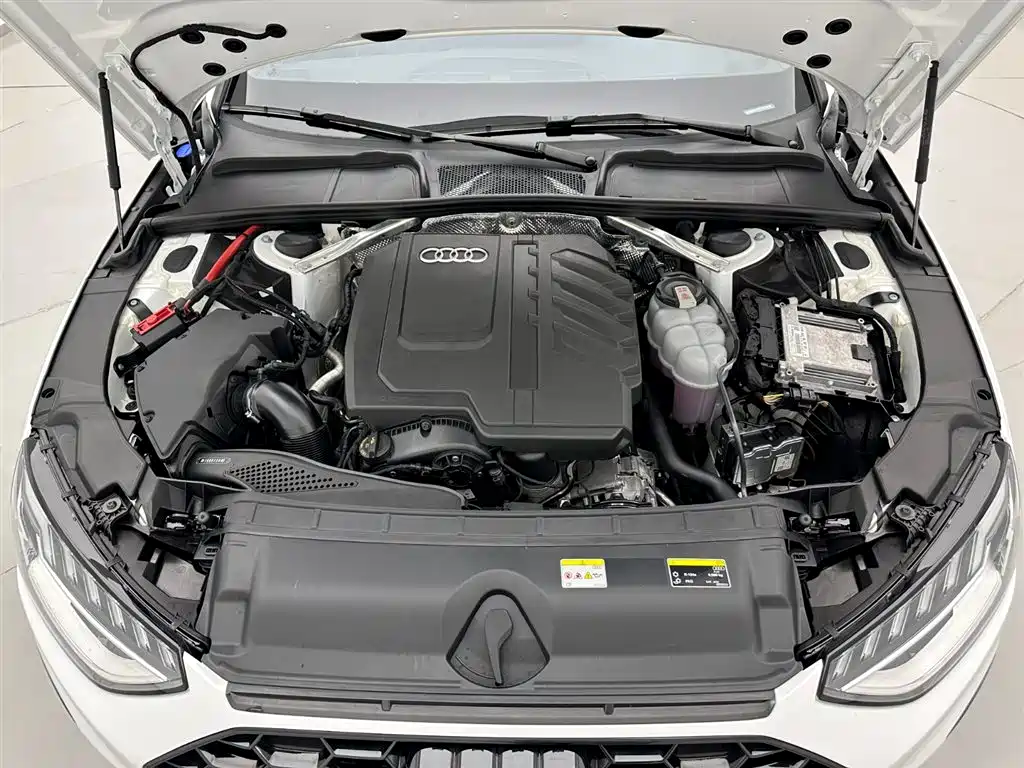 Audi A4L 2023 40 TFSI Luxury Dynamic Edition