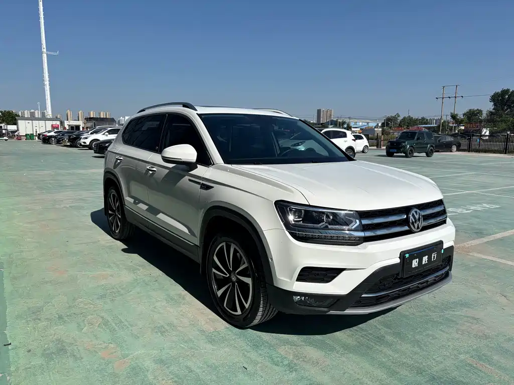 Tou岳 2020款 改款 330TSI 4x4 Flagship Edition Euro VI