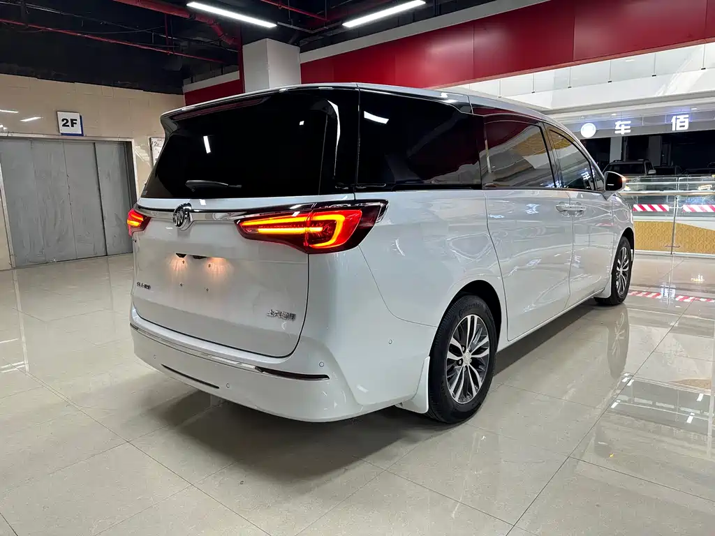 Buick GL8 2021 ES Luxury 653T