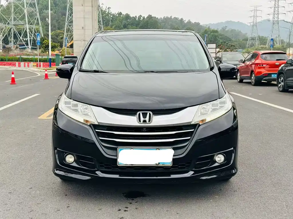 Odyssey 2015 model restyled 2.4L Grand Touring Edition