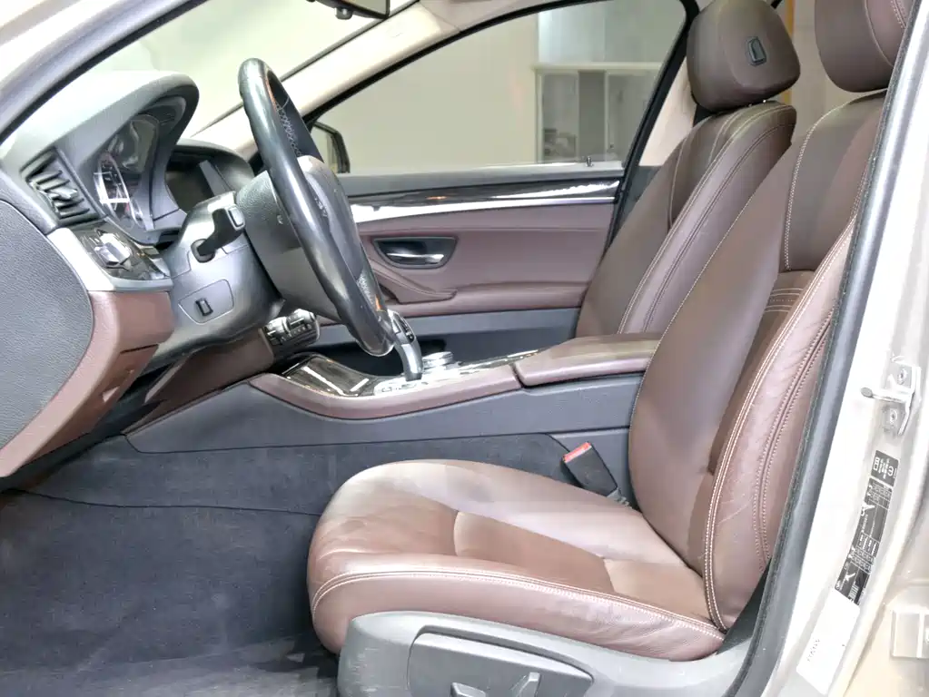 BMW 5 Series 2014 model 525Li Luxury Design Package