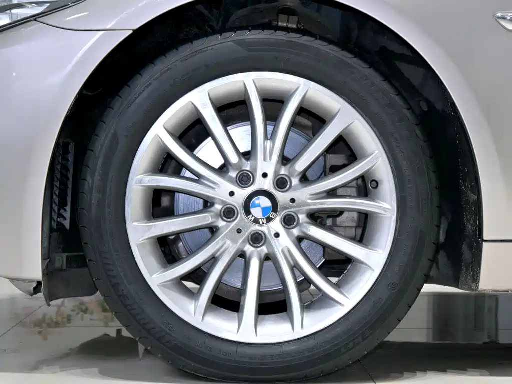 BMW 5 Series 2014 model 525Li Luxury Design Package