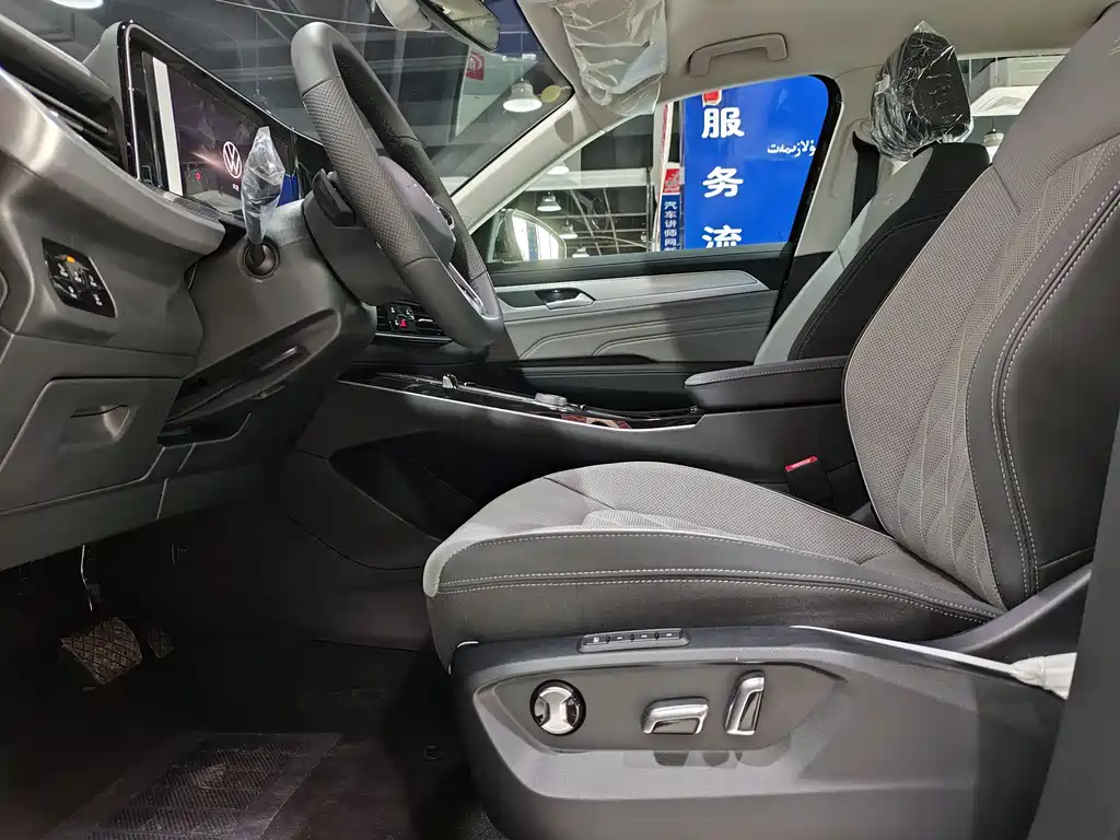 揽巡 2025 380TSI 4x4 R-Line Touring ZHONGXING