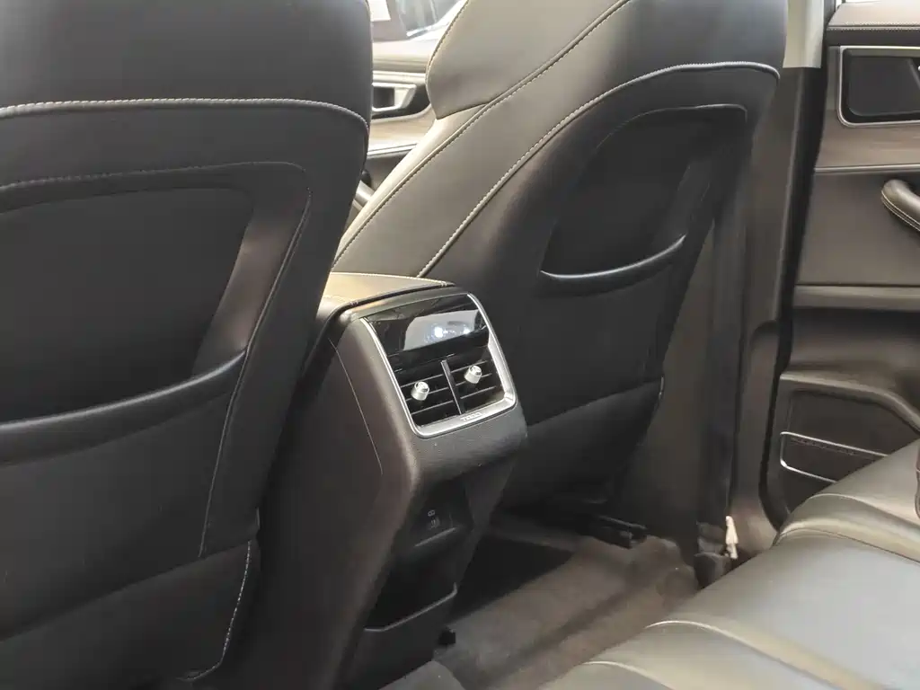 Huayue 8 2019 1.6TGDI Automatic Luxury Edition