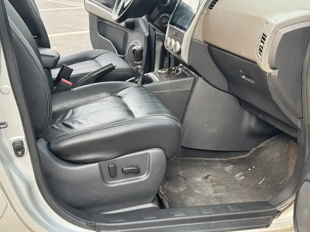 Qashqai 2010 2.5L Manual Luxury Edition 4WD
