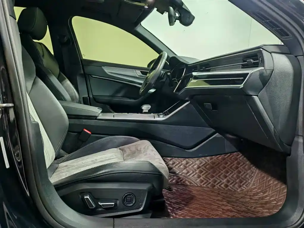 Audi A6L 2023 40 TFSI Luxury Dynamic Edition