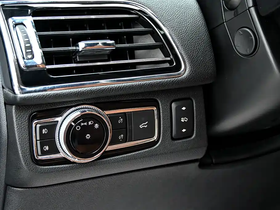 Navigator 2020 3.5T Prestige Edition
