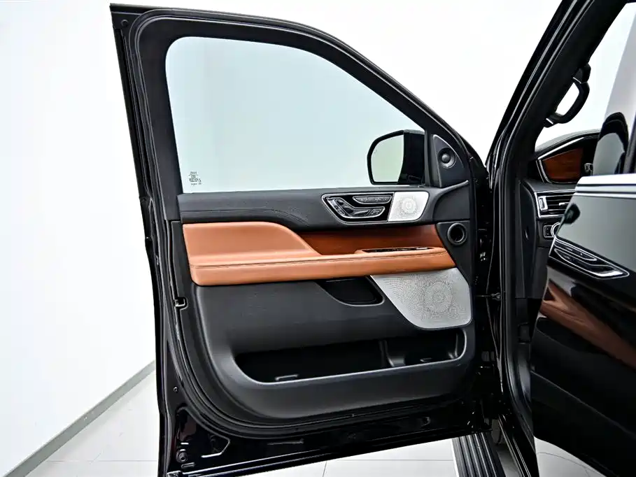 Navigator 2020 3.5T Prestige Edition