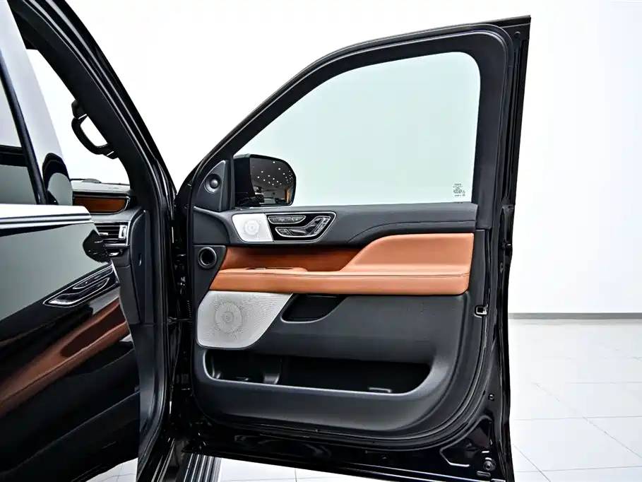 Navigator 2020 3.5T Prestige Edition
