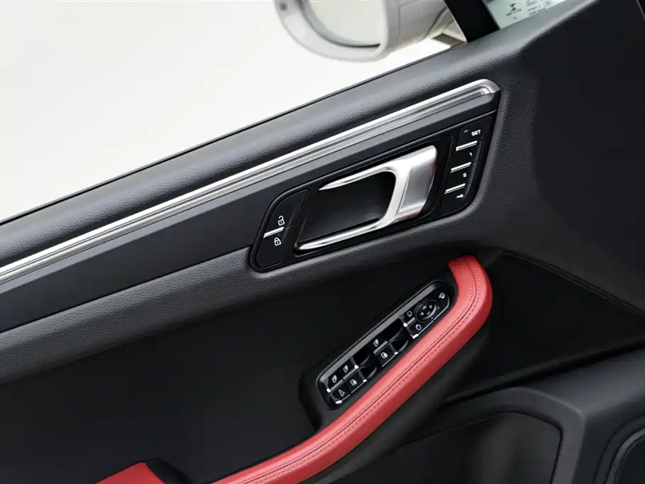 Macan 2023 2.0T