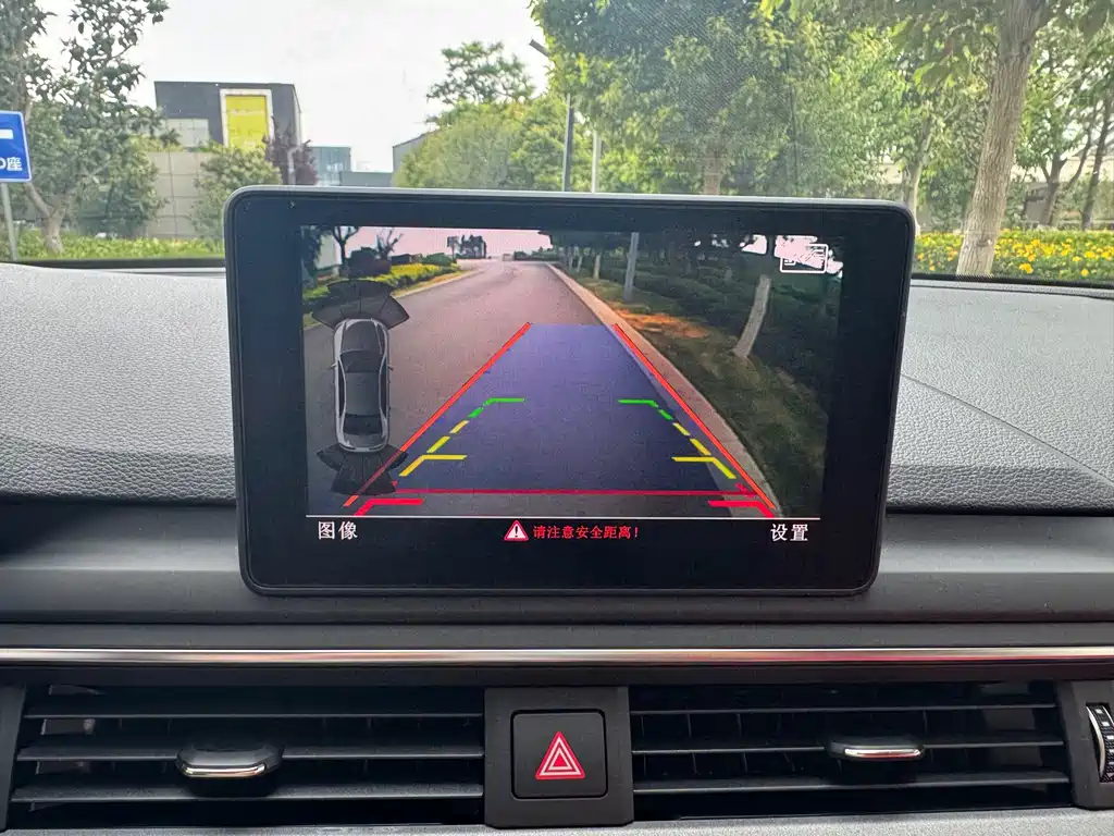 Audi A4L 2019 40 TFSI进取型国V
