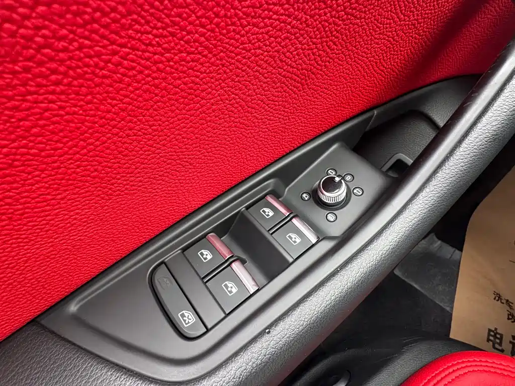 Audi A4L 2019 40 TFSI进取型国V
