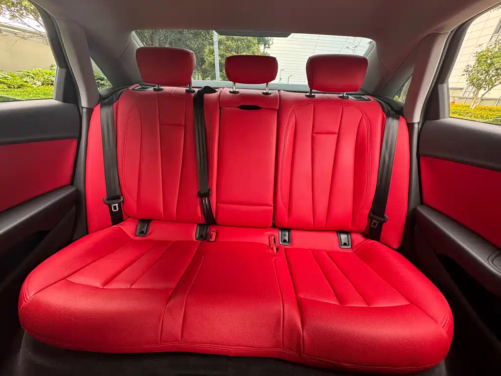 Audi A4L 2019 40 TFSI进取型国V