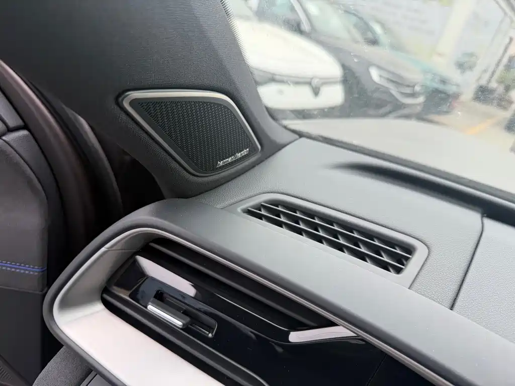 Tongyi Qianwen 2025 model Tongyi Qianwen Pro 450TSI four-wheel drive Dengfeng edition