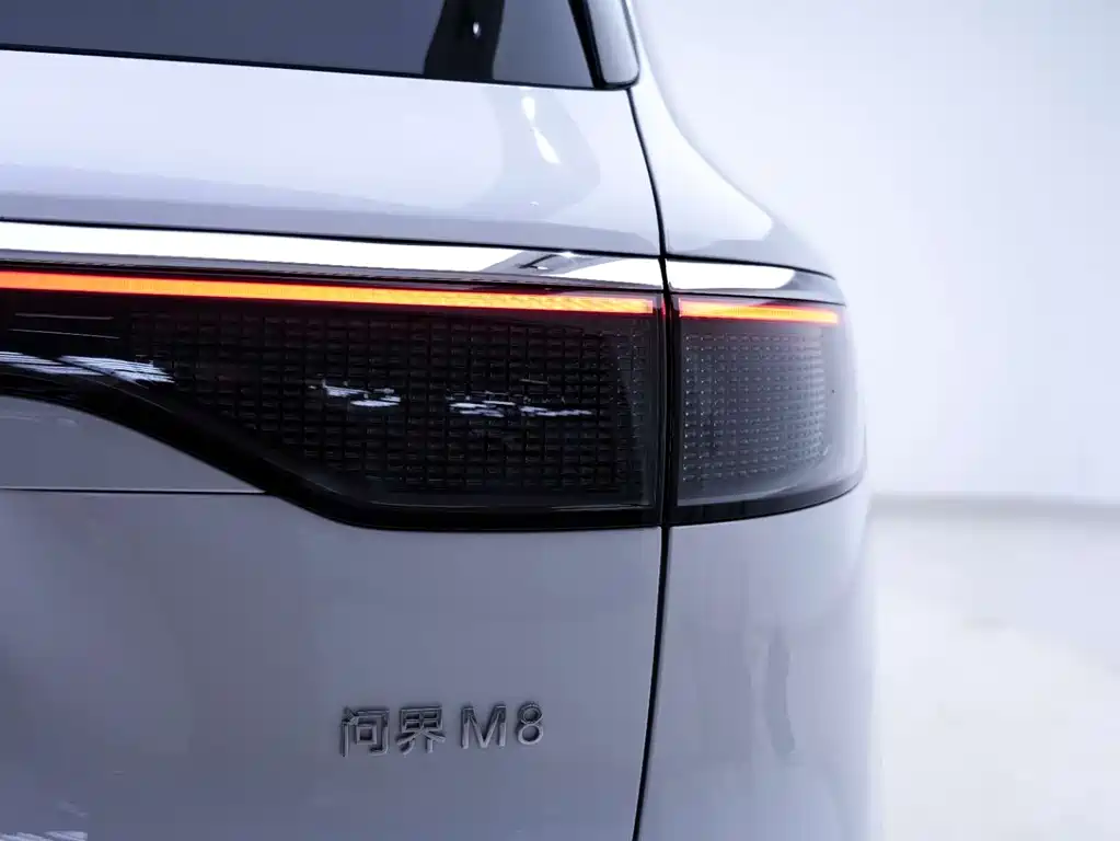 SUV M8 2025 Edition Range-Extended Ultra Version 53.4kWh 5-Seat Version (192-line LiDAR)