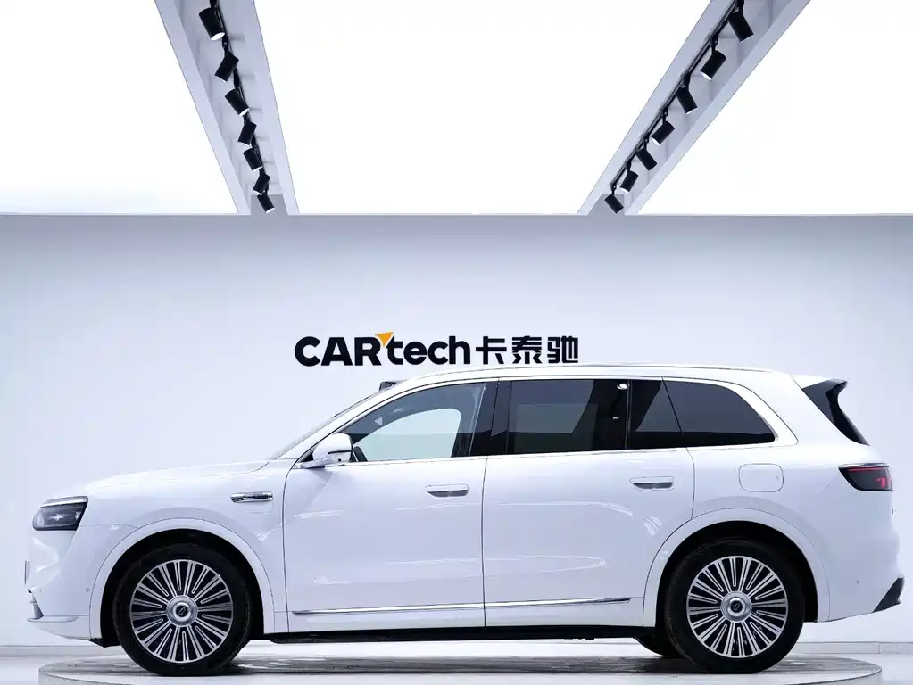 SUV M8 2025 Edition Range-Extended Ultra Version 53.4kWh 5-Seat Version (192-line LiDAR)