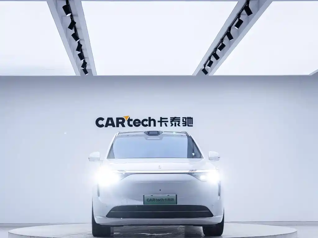 SUV M8 2025 Edition Range-Extended Ultra Version 53.4kWh 5-Seat Version (192-line LiDAR)