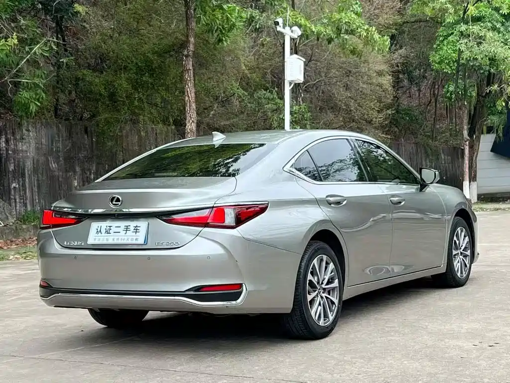 Lexus ES 2022 200 Excellence Edition