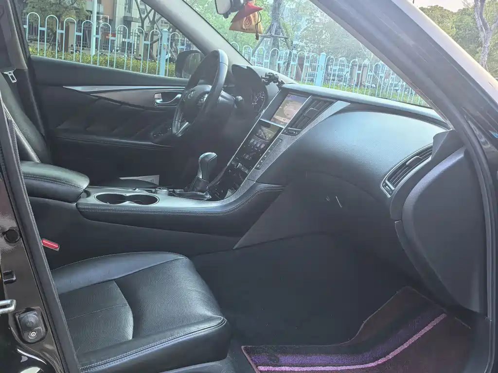 Infiniti Q50L 2016 Edition 2.0T Enjoyment Version