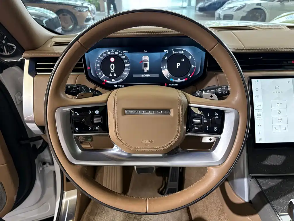 Range Rover 2024 3.0 L6 400PS SV尊荣创世加长版 4座