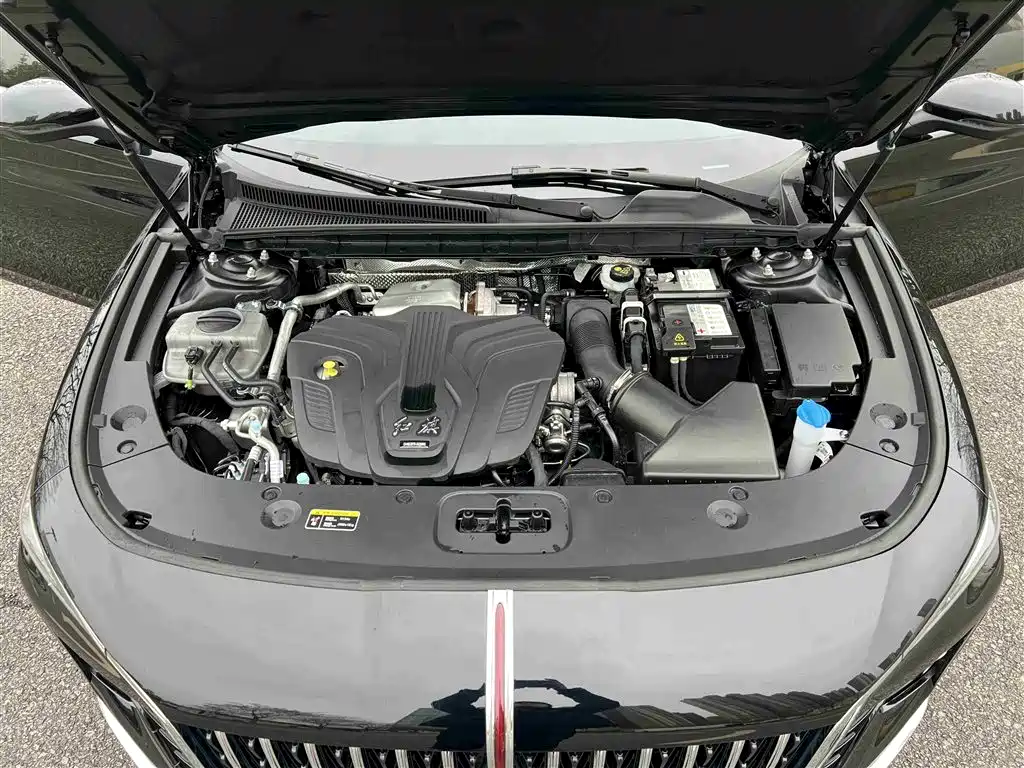Hongqi H5 2025 Model 2.0T Automatic Qi Chang Edition