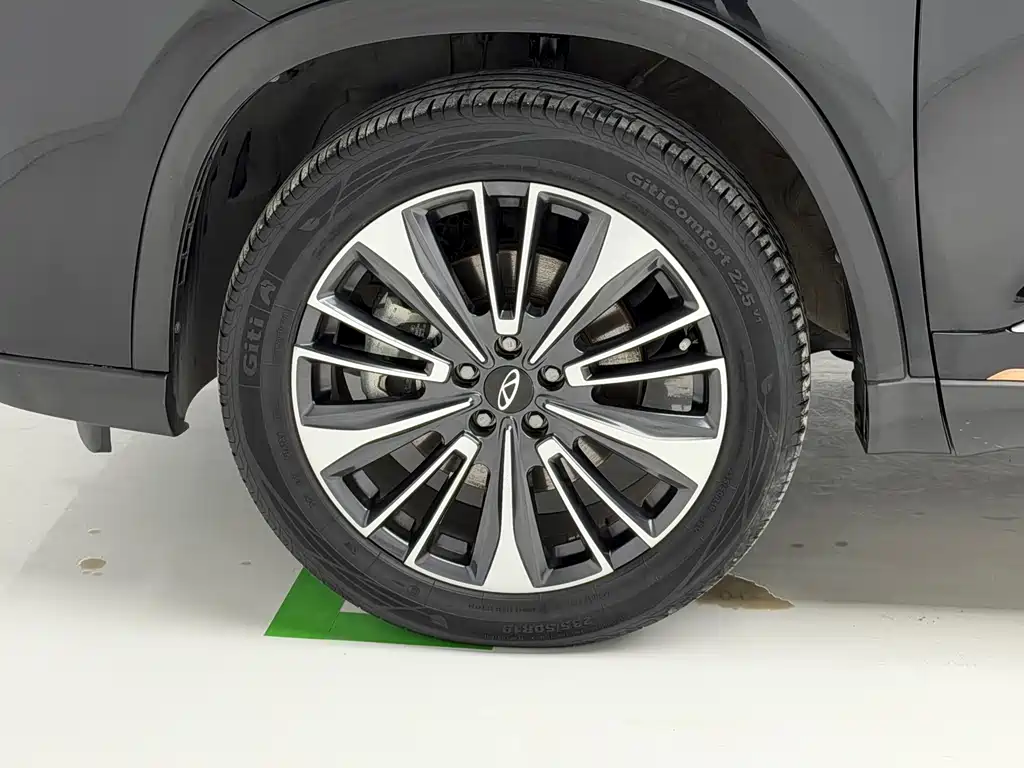 Ruihu 8 PRO 2024 Champion Edition 390T 4WD Peak Edition 5-seat