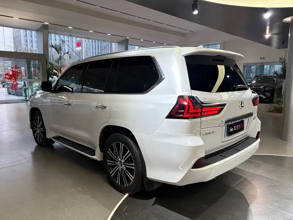 Lexus LX 2017 570 Luxury Edition