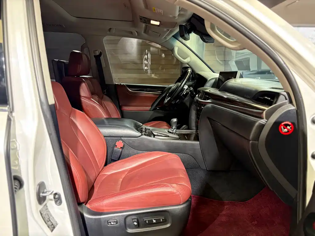 Lexus LX 2017 570 Luxury Edition