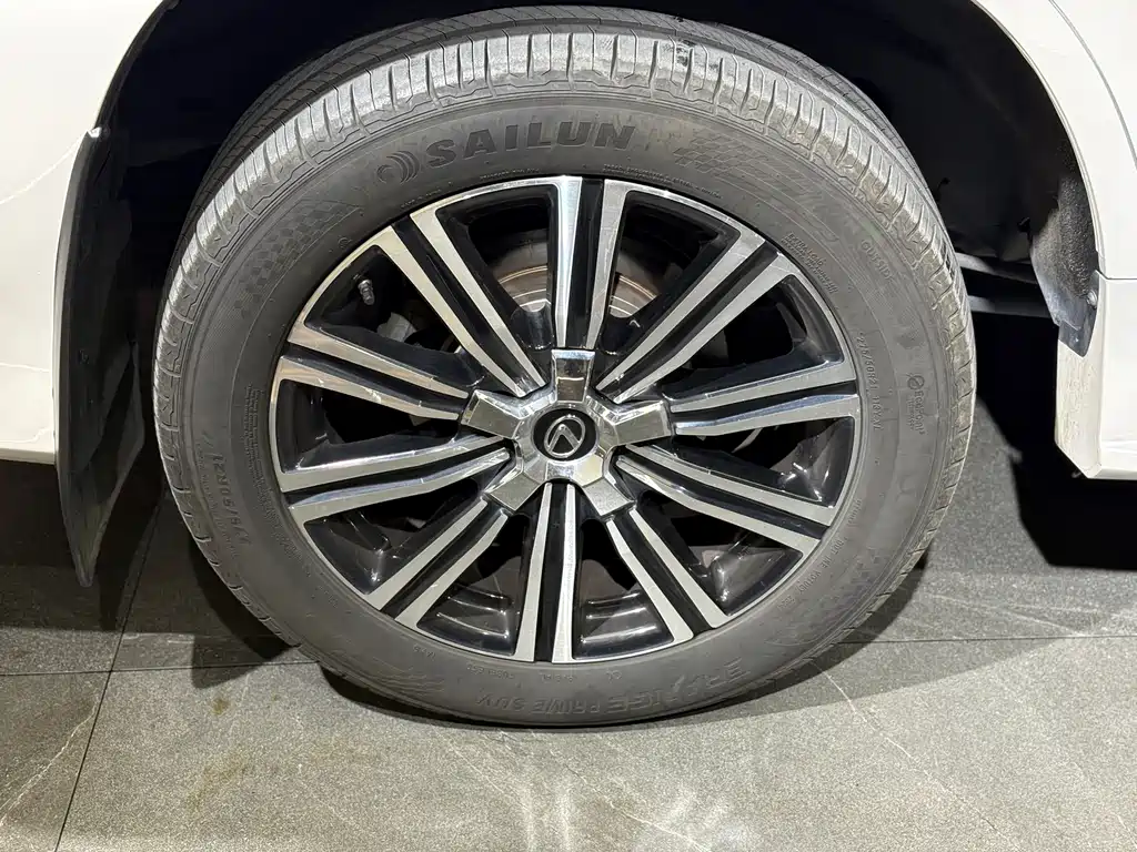 Lexus LX 2017 570 Luxury Edition