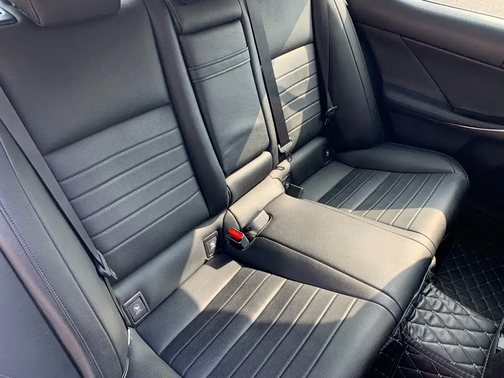 Lexus IS 2017 300 Sport Version