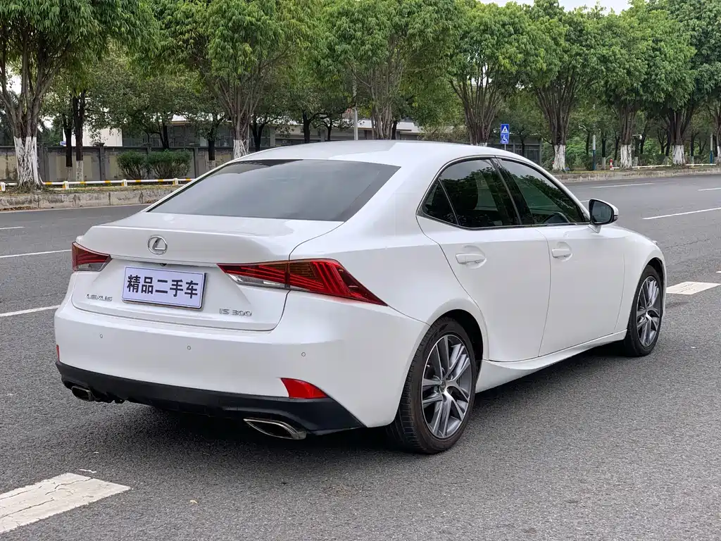 Lexus IS 2017 300 Sport Version