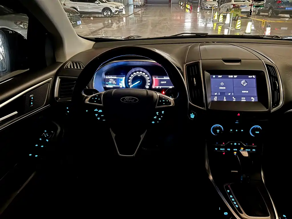 Ford Edge 2018 EcoBoost 245 2WD Luxury 7-seater National VI