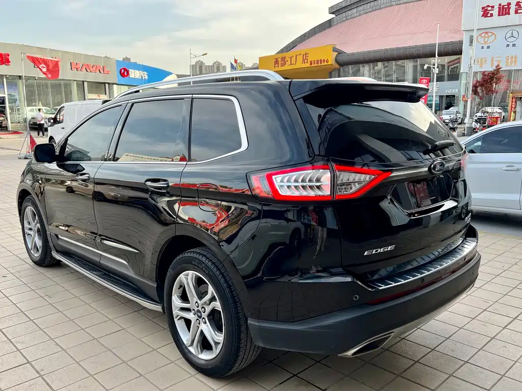 Ford Edge 2018 EcoBoost 245 2WD Luxury 7-seater National VI