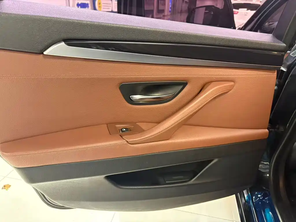 BMW 5 Series 2014 model 520Li Elegant Edition