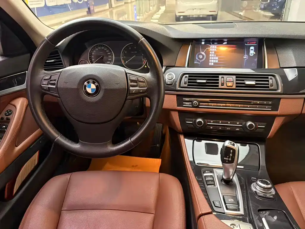 BMW 5 Series 2014 model 520Li Elegant Edition