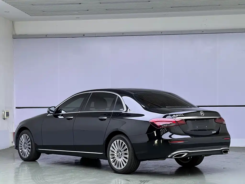 Mercedes-Benz E-Class 2023 E 300 L Fashion Edition