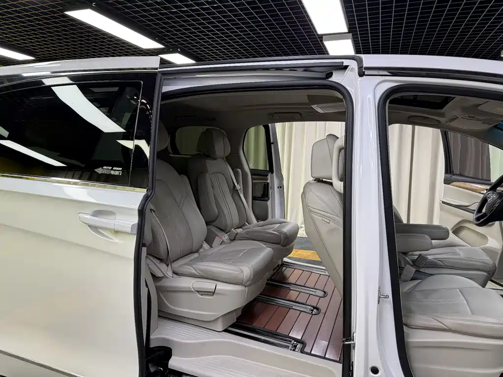 Buick GL8 2017 ES 28T Comfort Edition National V