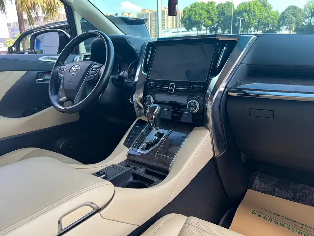 Alphard 2020 2.5L尊贵版 Hybrid
