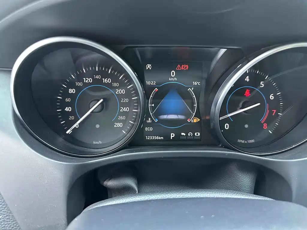 Jaguar F-PACE 2018 2.0T All-Wheel Drive Urban Luxury Edition