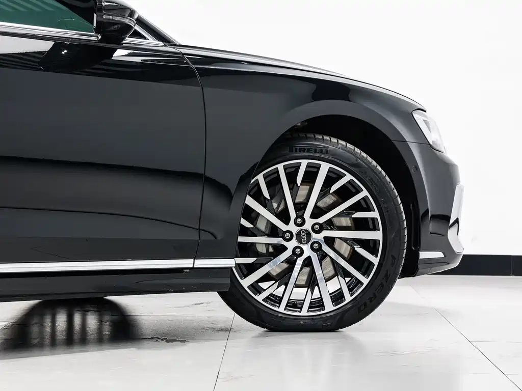Audi A8 2024 model A8L 55 TFSI quattro flagship edition