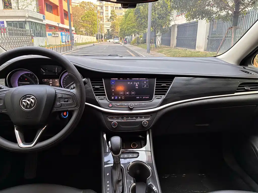 Veloster 2020 20T CVT Leading Edition