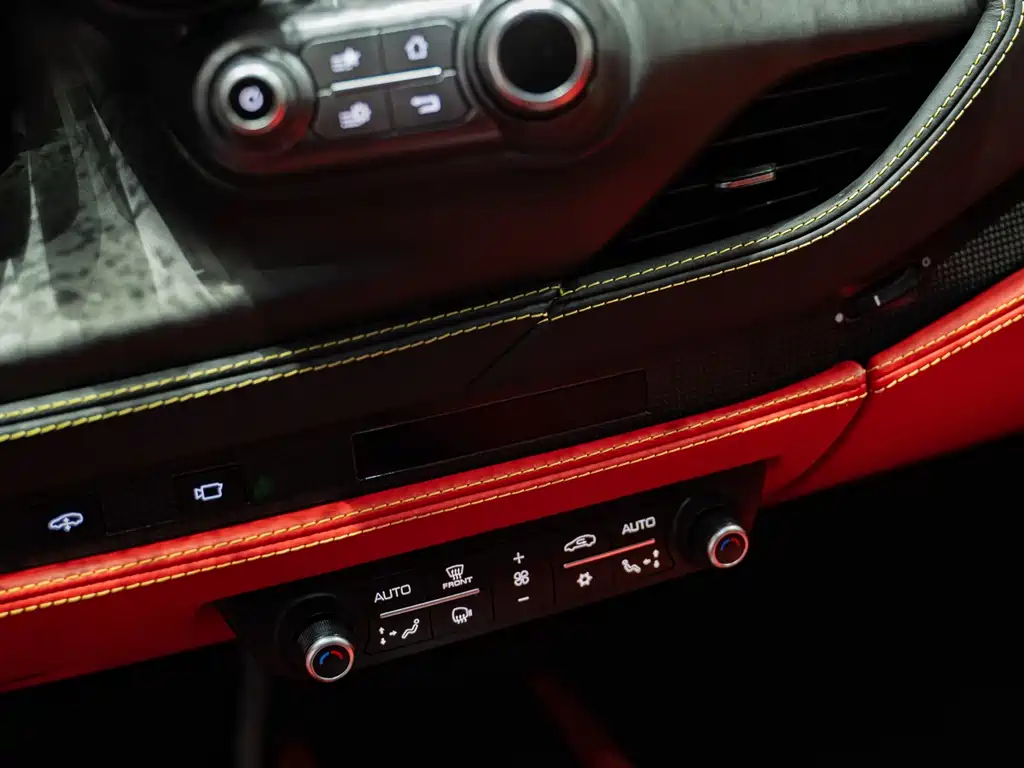 Ferrari F8 2019 Tributo 3.9T V8