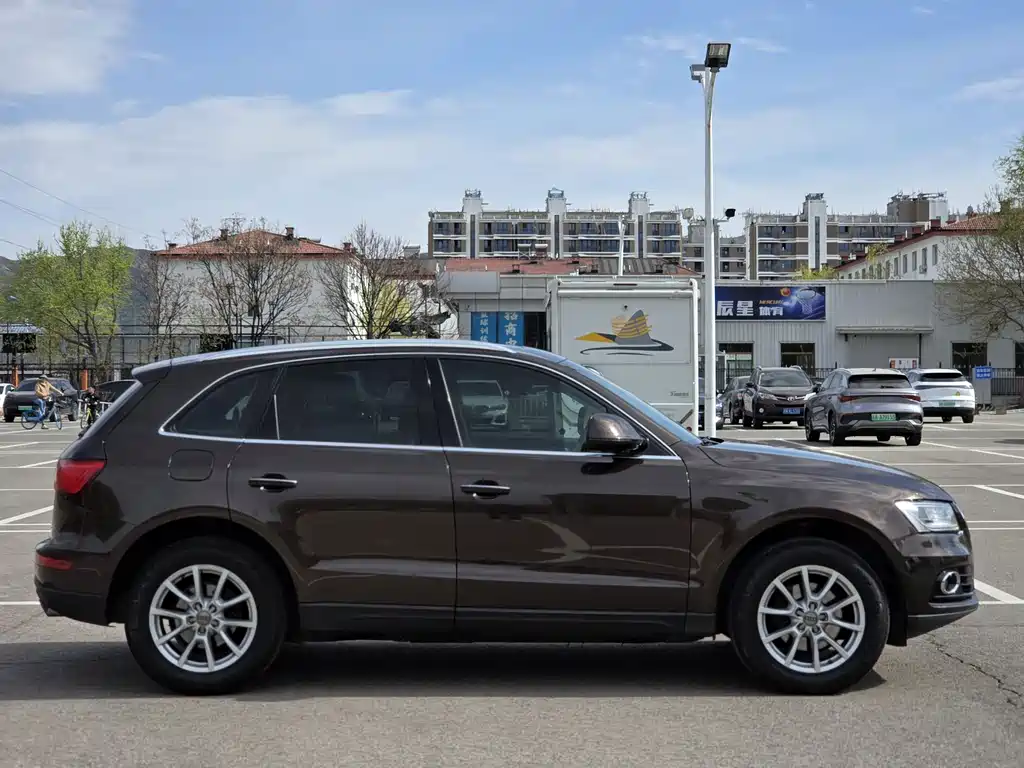 Audi Q5 2016 model 40 TFSI进取型