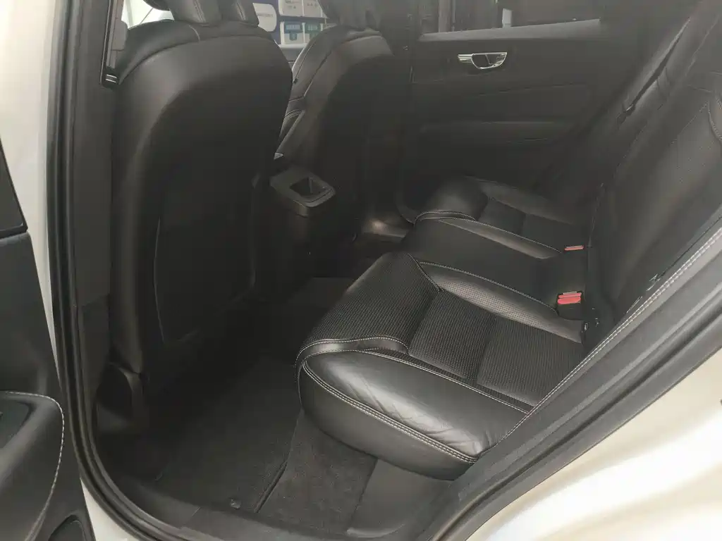 Volvo XC60 2019 T5 AWD Smart Vision Edition National V