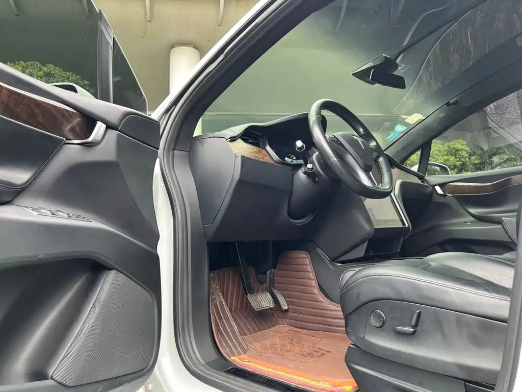 Model X 2017 Long Range Edition