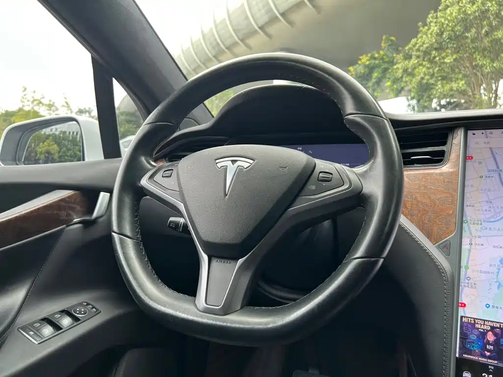 Model X 2017 Long Range Edition